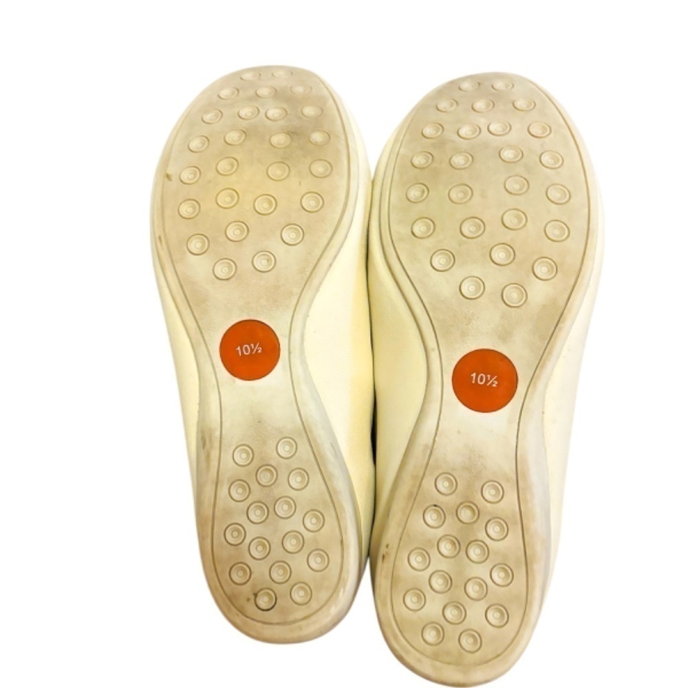 Driver Club USA Cream Leather Loafers - Picture 6 of 9